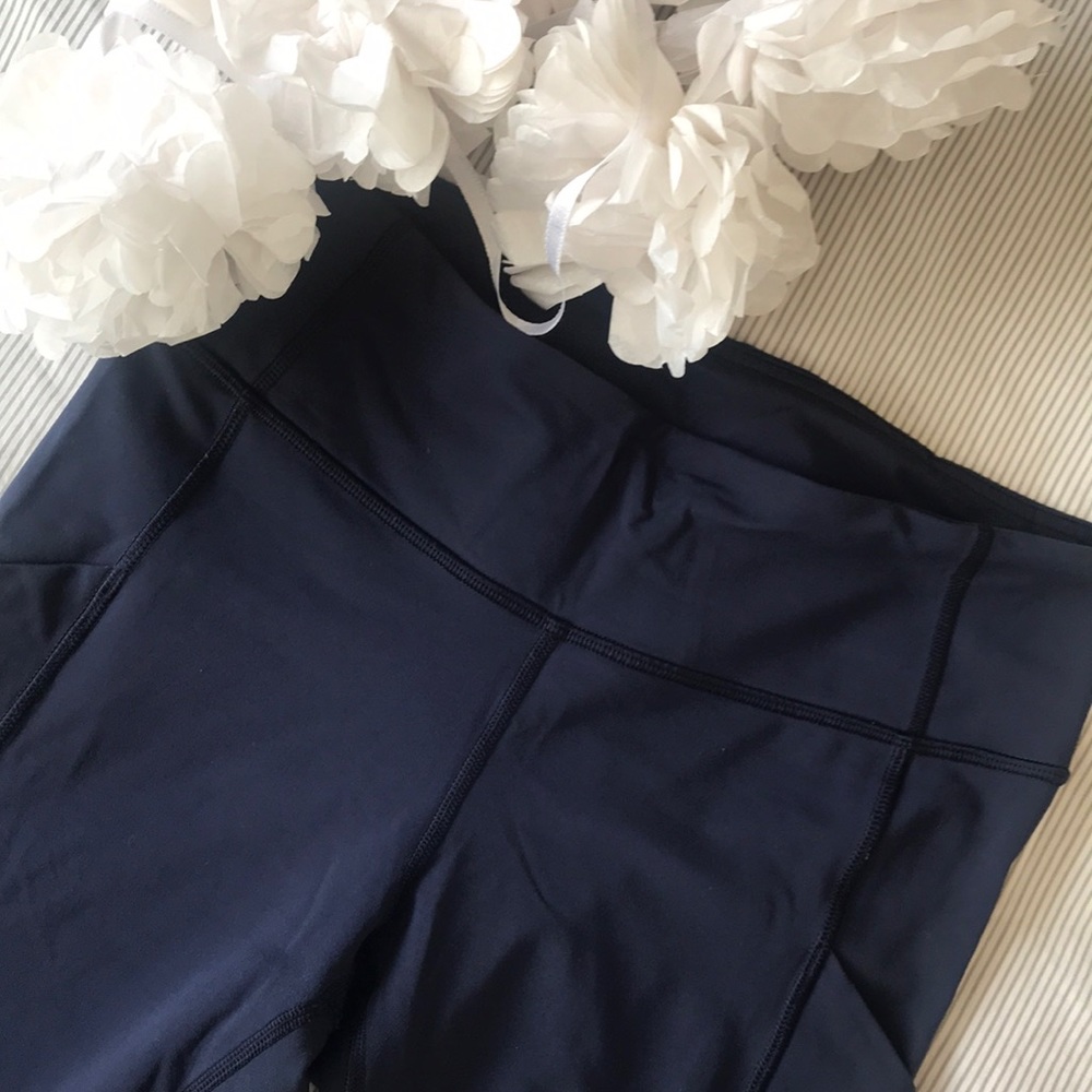 Lululemon Speed it Up Crops!